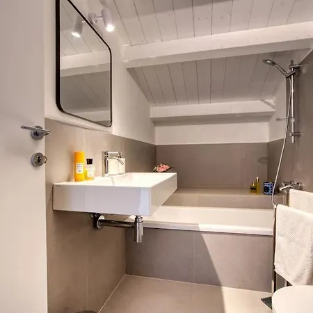 Apartment Lumi Nuovissimi Loft Mansardati Da 2 O 4pax In Loreto Milan