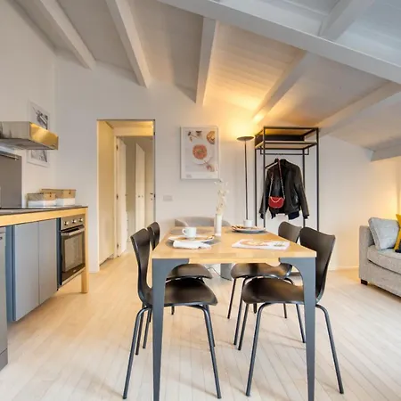 Lumi Nuovissimi Loft Mansardati Da 2 O 4pax In Loreto *