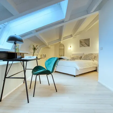 Lumi Nuovissimi Loft Mansardati Da 2 O 4pax In Loreto Appartement Milan