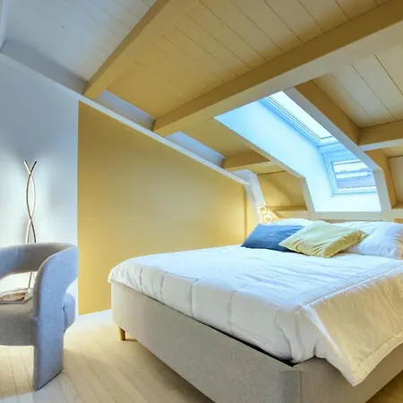 アパート Lumi Nuovissimi Loft Mansardati Da 2 O 4pax In Loreto *